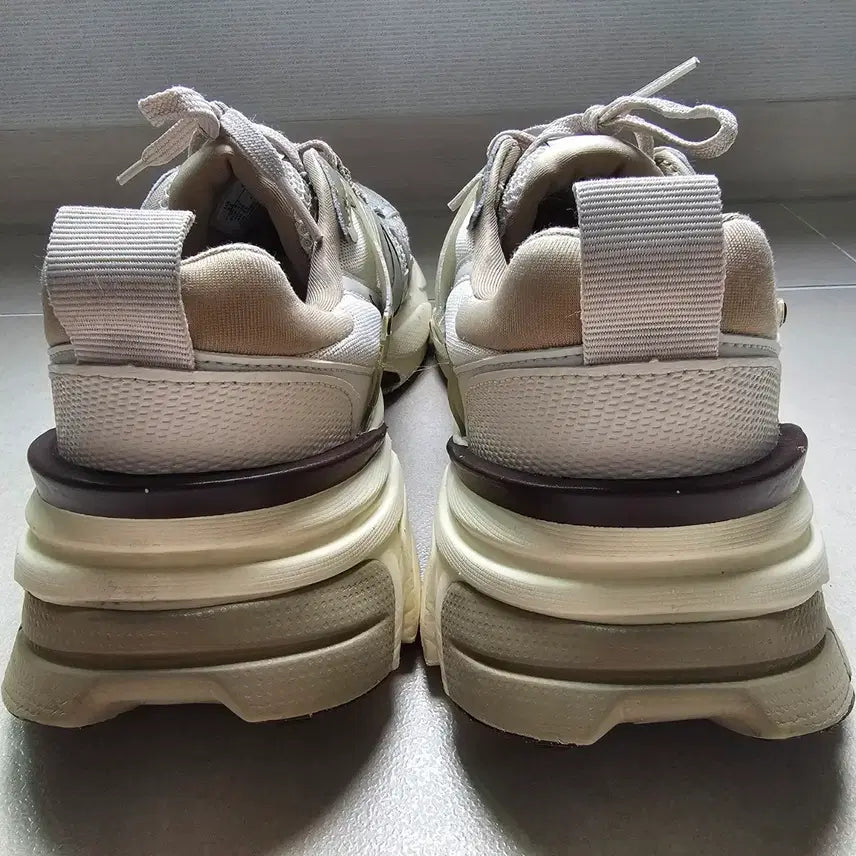 [BUNJANG] Nike V2K Run Orewood Brown Sneakers / V2K런 오어우드 브라운 280