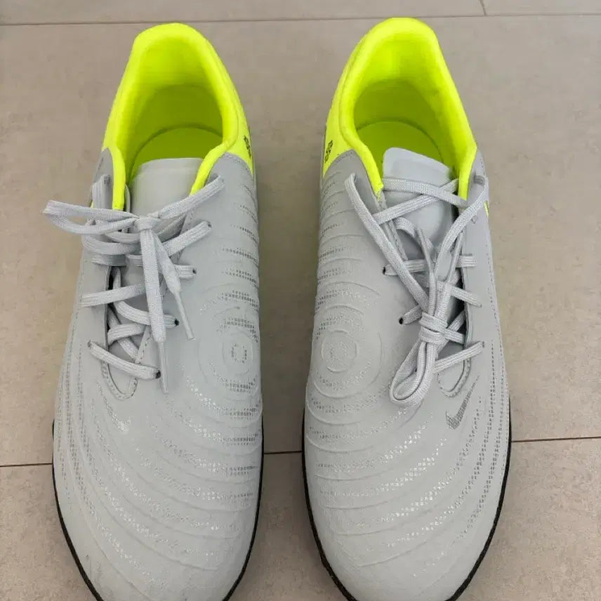 [BUNJANG] Nike Phantom GX 2 Academy TF Soccer Shoes / 팬텀 GX 2 아카데미 TF 265사이즈
