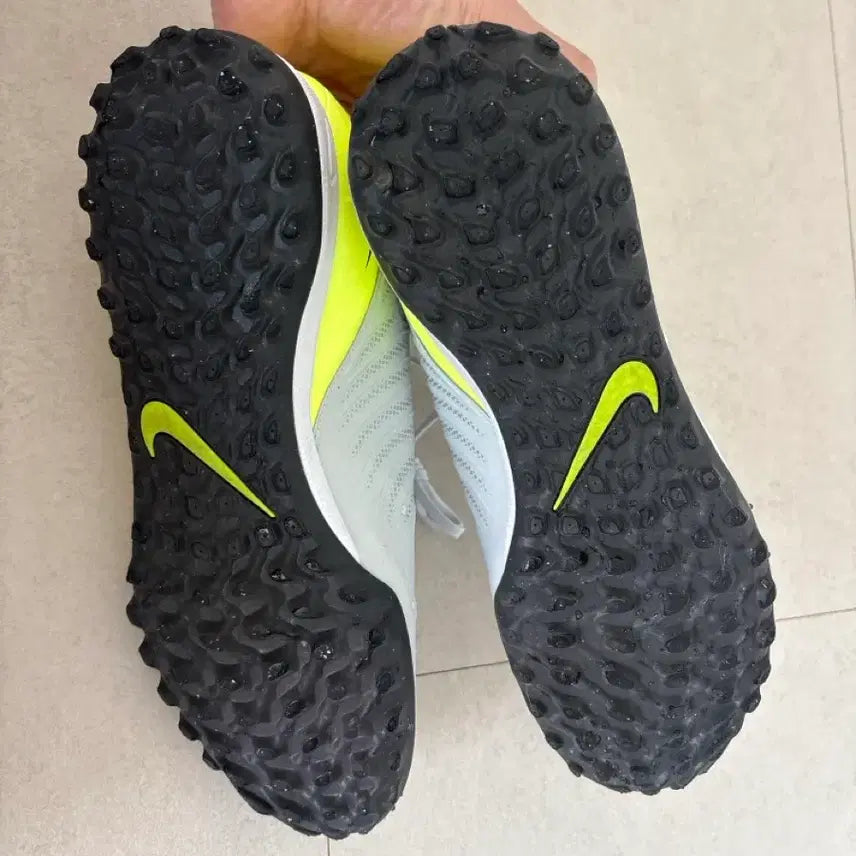 [BUNJANG] Nike Phantom GX 2 Academy TF Soccer Shoes / 팬텀 GX 2 아카데미 TF 265사이즈