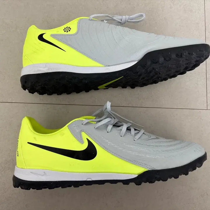 [BUNJANG] Nike Phantom GX 2 Academy TF Soccer Shoes / 팬텀 GX 2 아카데미 TF 265사이즈