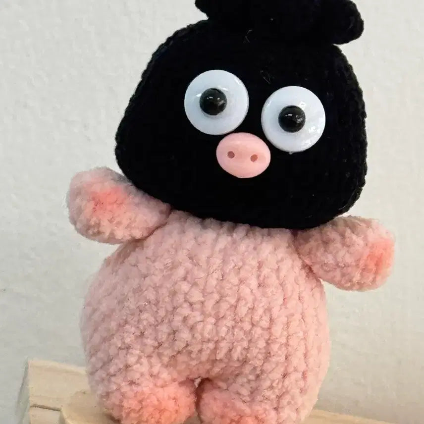 [BUNJANG] Cute Chubby Pig Thief Keyring / 귀여운 통통 돼지 도둑 키링