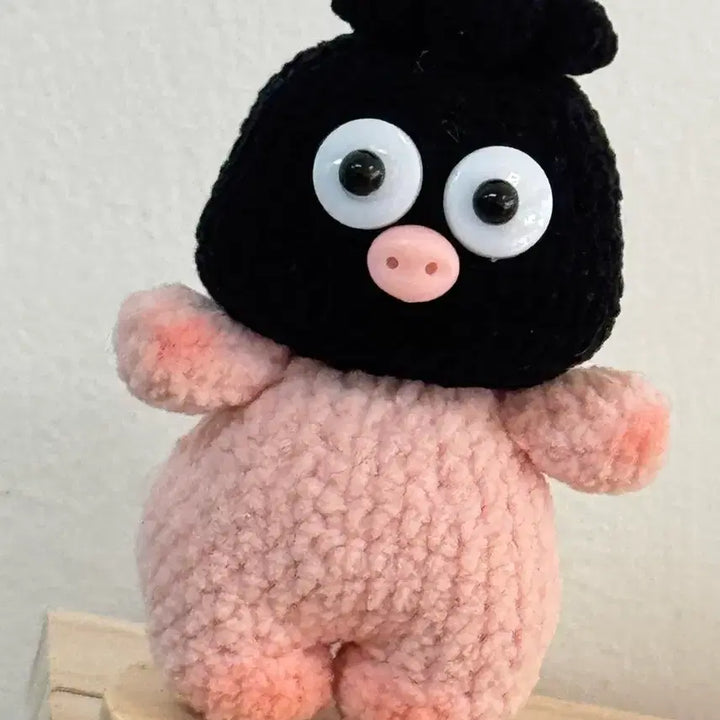 [BUNJANG] Cute Chubby Pig Thief Keyring / 귀여운 통통 돼지 도둑 키링