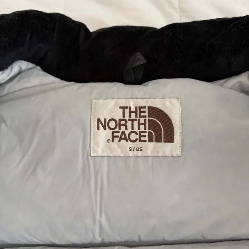[BUNJANG] The North Face Nuptse Short Padded Jacket Silver S Size / 노스페이스 눕시 숏패딩 실버 85 S사이즈