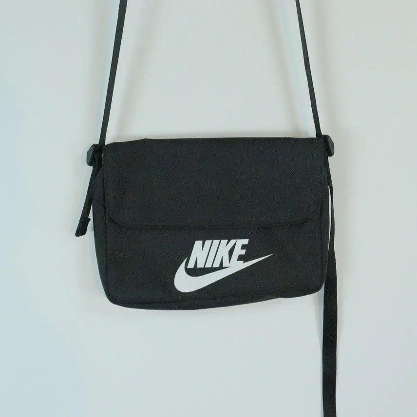 [SOLD OUT] 나이키 NIKE 미니 크로스백 정품 블랙 메신저백 여행용