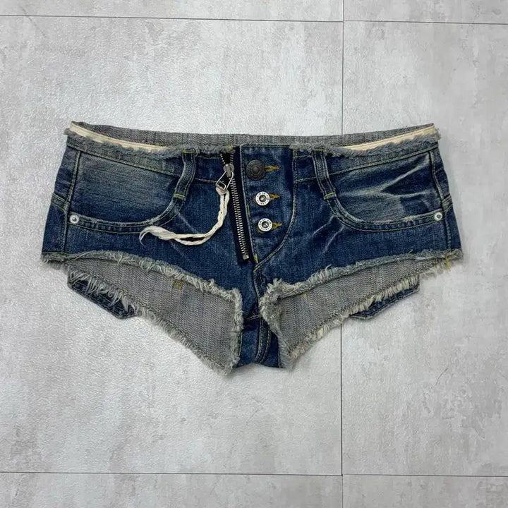 [BUNJANG] Y2K Vintage Denim Shorts / 