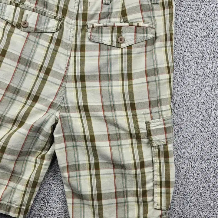 [BUNJANG] Dockers Checkered Cargo Shorts (Size 32) / DOCKERS 체크 카고 쇼츠 반바지 ( 32 " ) / 11917