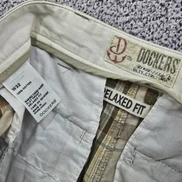 [BUNJANG] Dockers Checkered Cargo Shorts (Size 32) / DOCKERS 체크 카고 쇼츠 반바지 ( 32 " ) / 11917