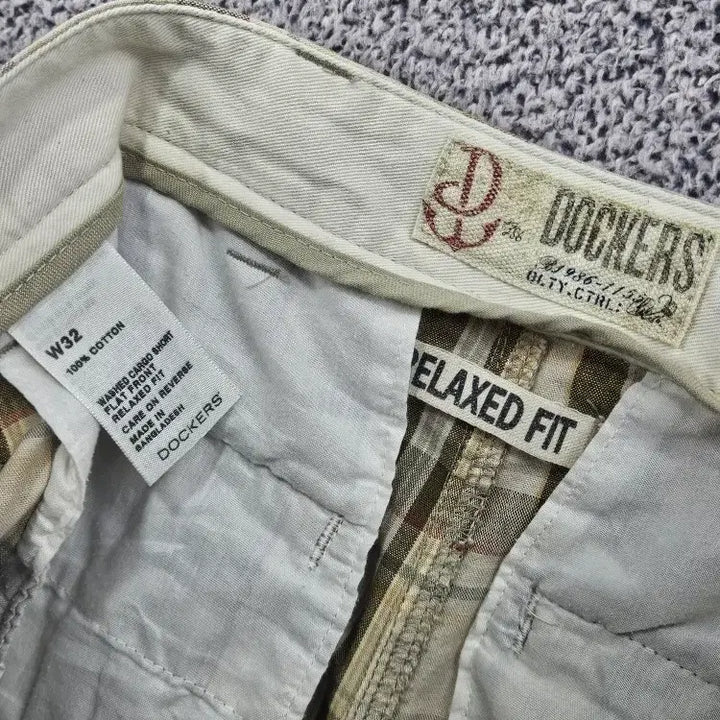 [BUNJANG] Dockers Checkered Cargo Shorts (Size 32) / DOCKERS 체크 카고 쇼츠 반바지 ( 32 " ) / 11917