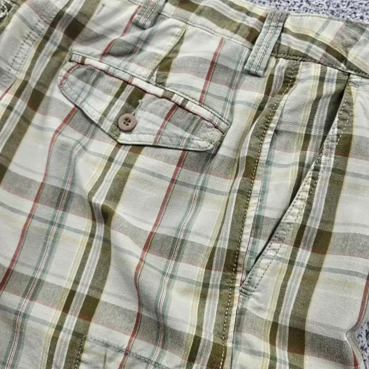 [BUNJANG] Dockers Checkered Cargo Shorts (Size 32) / DOCKERS 체크 카고 쇼츠 반바지 ( 32 " ) / 11917