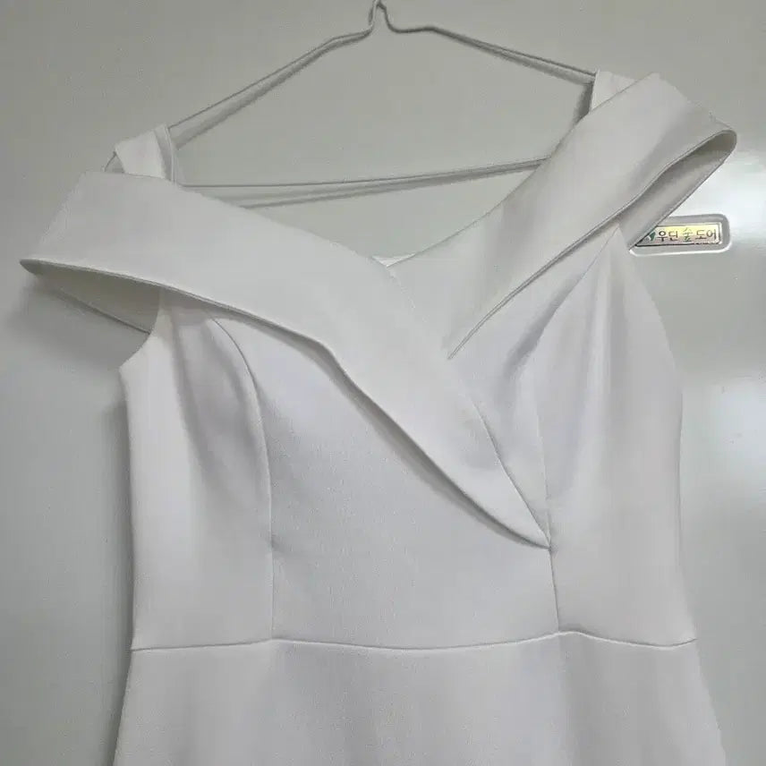 [BUNJANG] Off-Shoulder Long Wedding Dress / 셀프웨딩