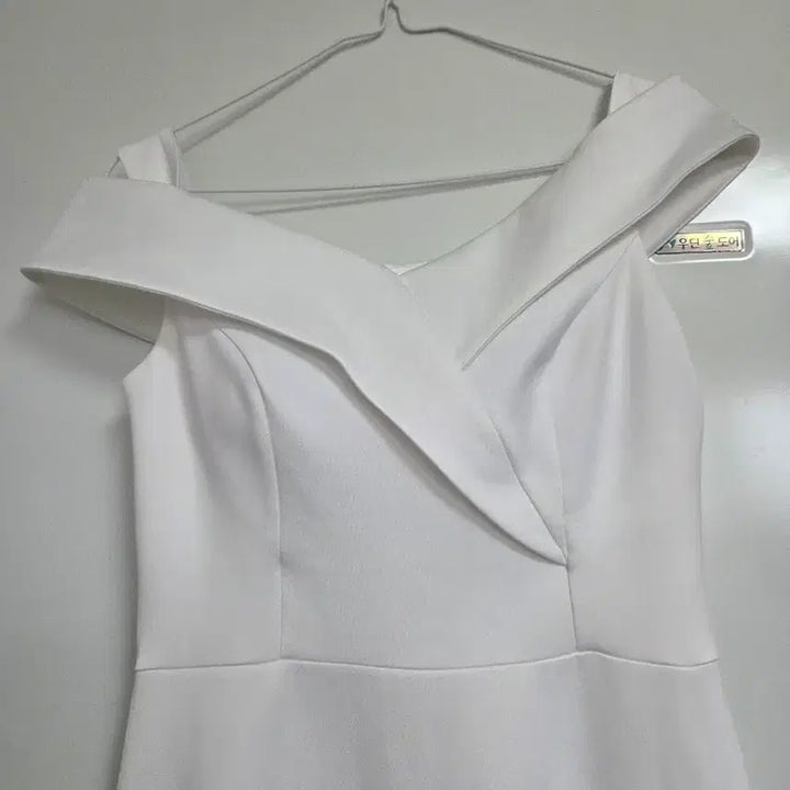 [BUNJANG] Off-Shoulder Long Wedding Dress / 셀프웨딩