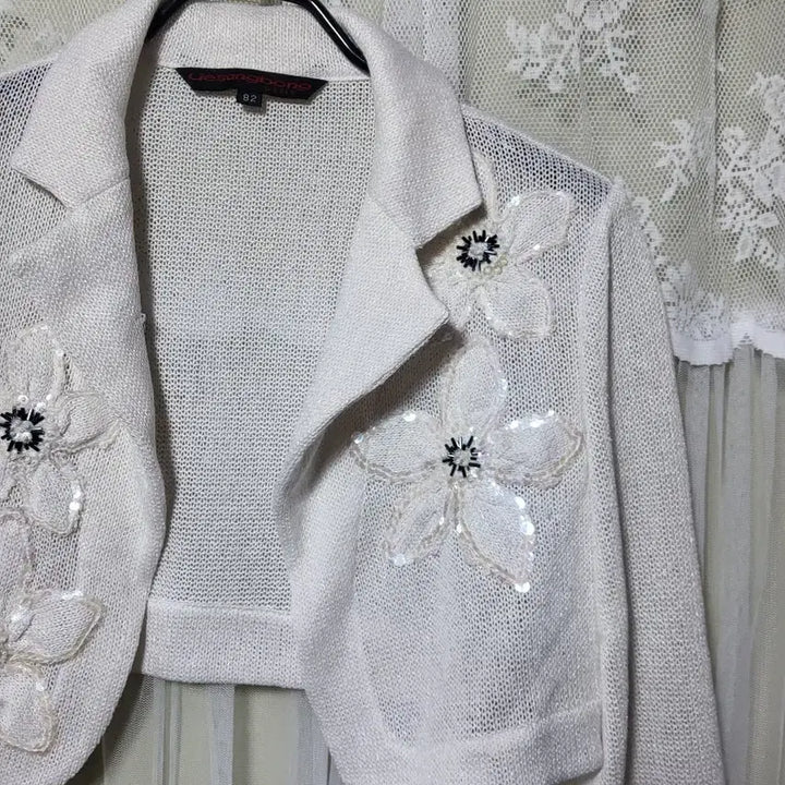[BUNJANG] Lie Sangbong Floral Crop Knit Cardigan / 이상봉 Lie Sangbong 꽃 크롭 니트 가디건