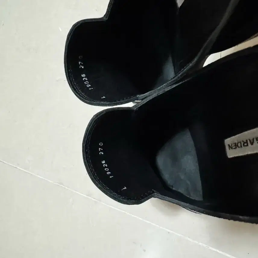 [BUNJANG] Lost Garden Carvin Leather Mule Slippers 270 / 로스트가든 카빈 가죽 뮬 슬리퍼 270