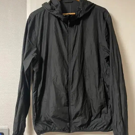 [SOLD OUT] 남성용 XL )  SPAO 시원한 홀겹 바람막이