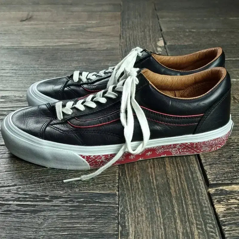 [SOLD OUT] 반스 볼트 울트라 쿠시 레더 올드스쿨 스니커즈 M20091