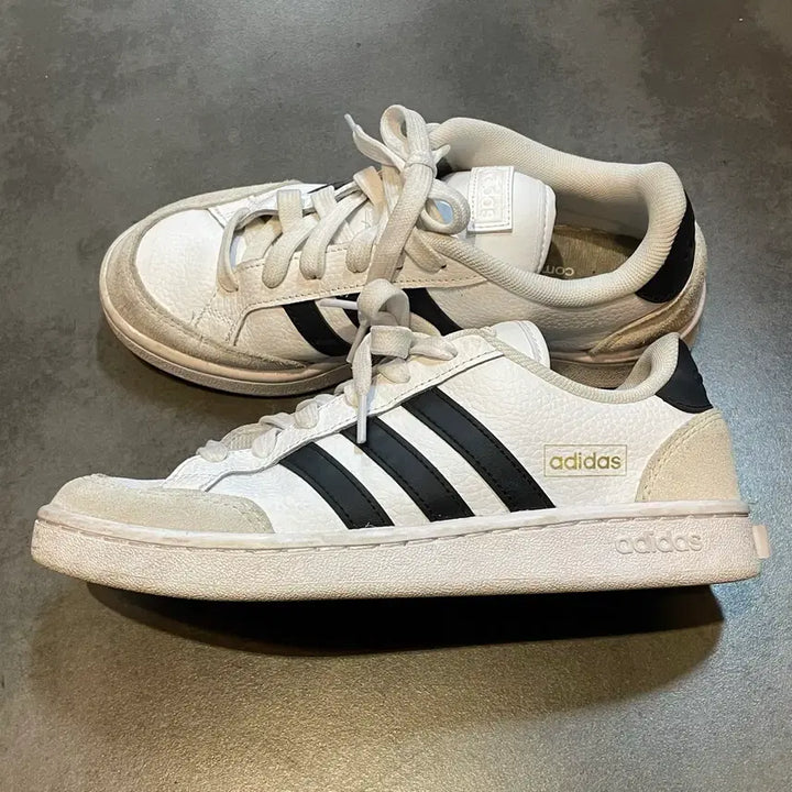 [SOLD OUT] 아디다스 그랜드 코트 신발 운동화 스니커즈 240mm