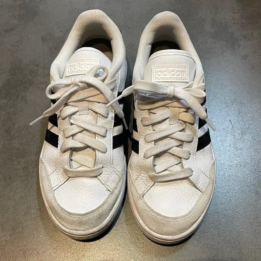 [SOLD OUT] 아디다스 그랜드 코트 신발 운동화 스니커즈 240mm
