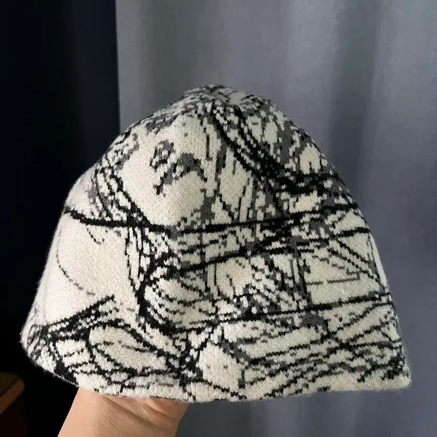 [BUNJANG] Flareup Chaos Knit Beanie Off-White / 플레어업 카오스 니트 비니 오프화이트