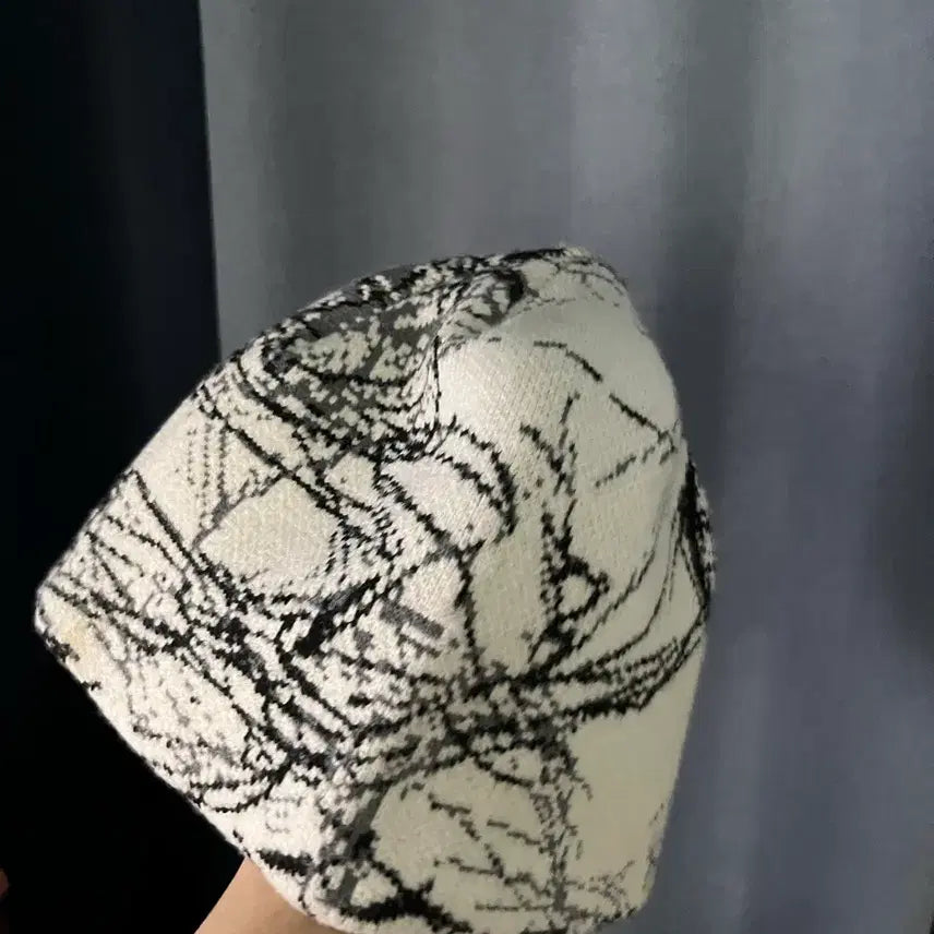 [BUNJANG] Flareup Chaos Knit Beanie Off-White / 플레어업 카오스 니트 비니 오프화이트
