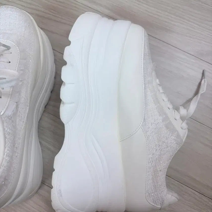 [BUNJANG] Unused Platform Sneakers / 미사용 통굽 양산형 지뢰계 일녀 스타일 운동화 스니커즈 판매