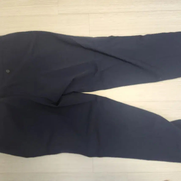 [BUNJANG] Musinsa Standard Tapered Hidden Banding Crop Slacks 38 / 무신사 스탠다드 테이퍼드 히든밴딩 크롭슬랙스 38