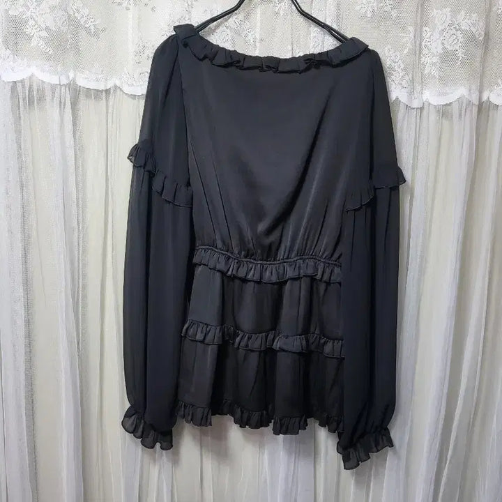 [BUNJANG] PAIN OR PLEASURE Frill Blouse / [새상품]페인오어플레져PAIN OR PLEASURE 프릴 블라우스