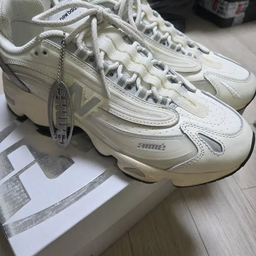 [BUNJANG] New Balance x Aimé Leon Dore 1000 White Sneakers / 뉴발란스 X 에메레온도르 1000 화이트 265 팝니다