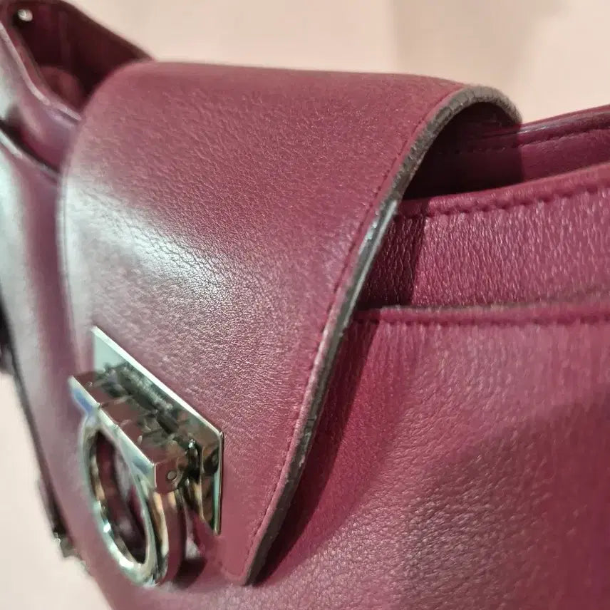[BUNJANG] Ferragamo Gancini Flap Shoulder Bag - Burgundy / 페라가모 간치니 플랩 숄더백 버건디
