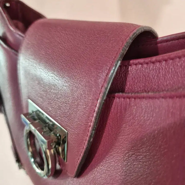 [BUNJANG] Ferragamo Gancini Flap Shoulder Bag - Burgundy / 페라가모 간치니 플랩 숄더백 버건디