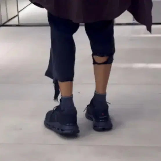 [BUNJANG] On Running Cloud Nova 2 All Black Sneakers / [265] 온 러닝 클라우드 노바2 올블랙