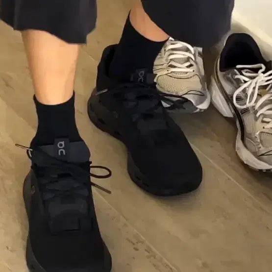 [BUNJANG] On Running Cloud Nova 2 All Black Sneakers / [265] 온 러닝 클라우드 노바2 올블랙