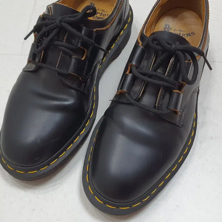 [SOLD OUT] 닥터마틴 1461 길리 UK7 (260정도)