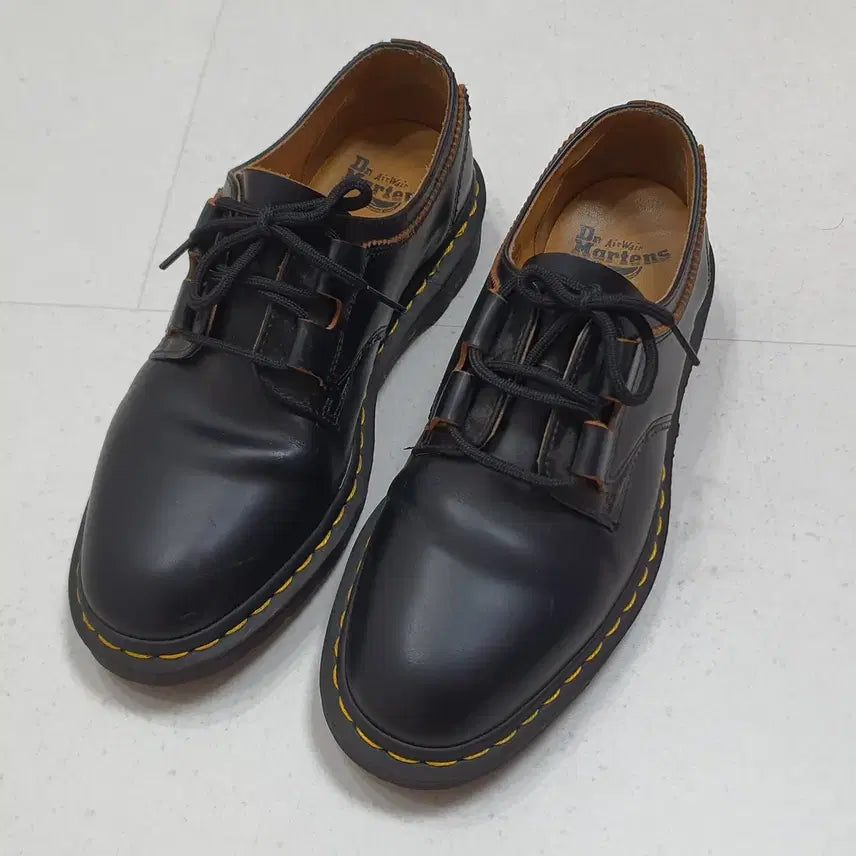 [SOLD OUT] 닥터마틴 1461 길리 UK7 (260정도)