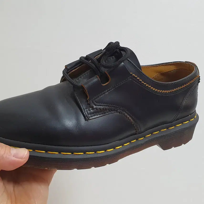 [SOLD OUT] 닥터마틴 1461 길리 UK7 (260정도)