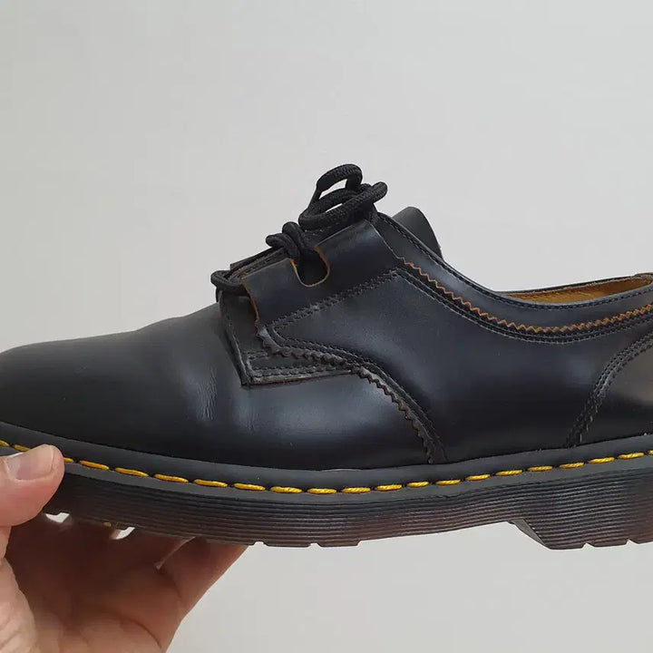 [SOLD OUT] 닥터마틴 1461 길리 UK7 (260정도)