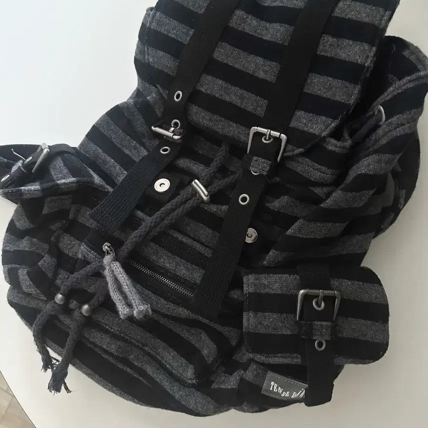 [SOLD OUT] 탠스댄스 파히섬 스트라이프 백팩