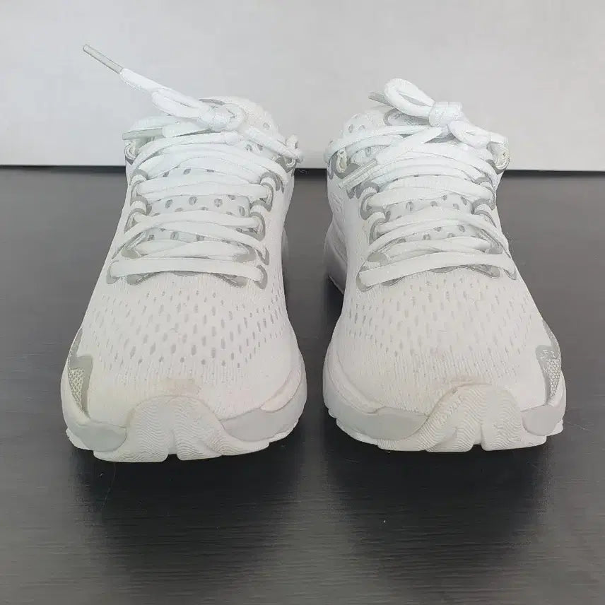 [BUNJANG] Under Armour UA HOVR Infinite 4 Running Shoes (235) / 언더아머 UA HOVR 인피니트 4 러닝화 (235)