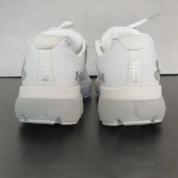 [BUNJANG] Under Armour UA HOVR Infinite 4 Running Shoes (235) / 언더아머 UA HOVR 인피니트 4 러닝화 (235)