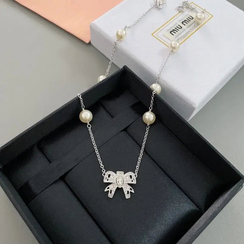 [BUNJANG] Miu Miu Ribbon Pearl Necklace Set / 미우미우 리본 진주 목걸이 풀세트