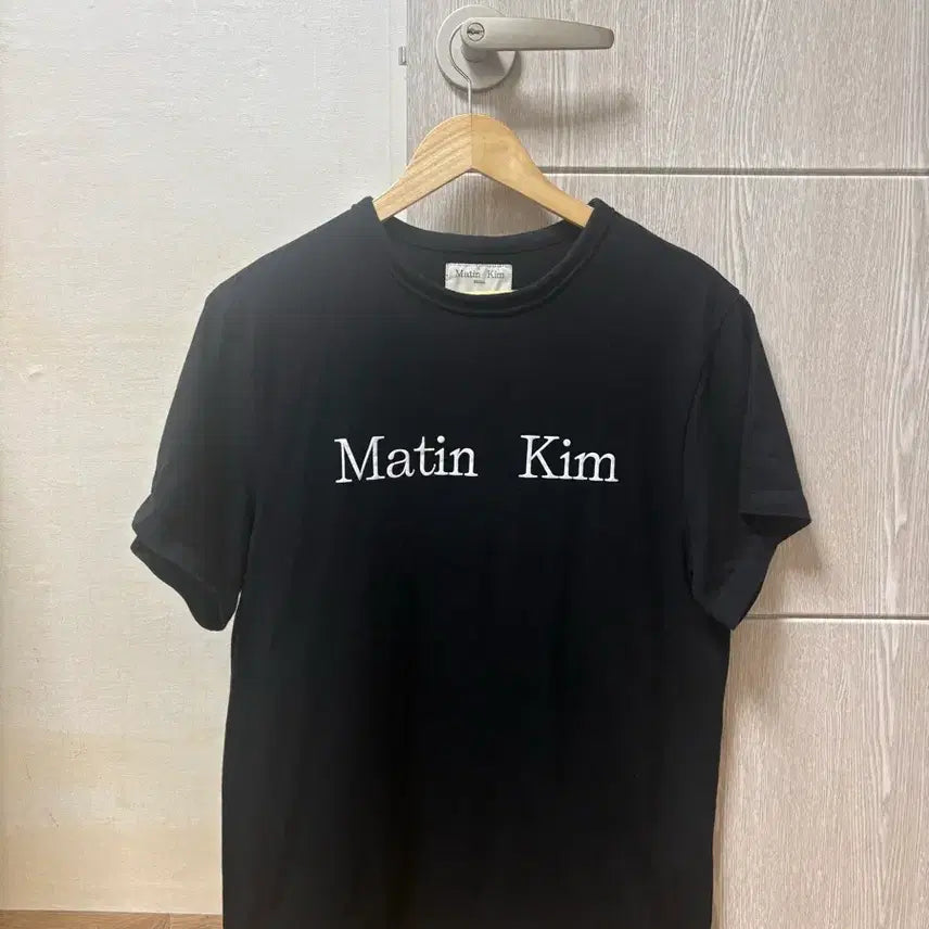 [SOLD OUT] 마뗑킴 블랙 로고 반팔 티셔츠