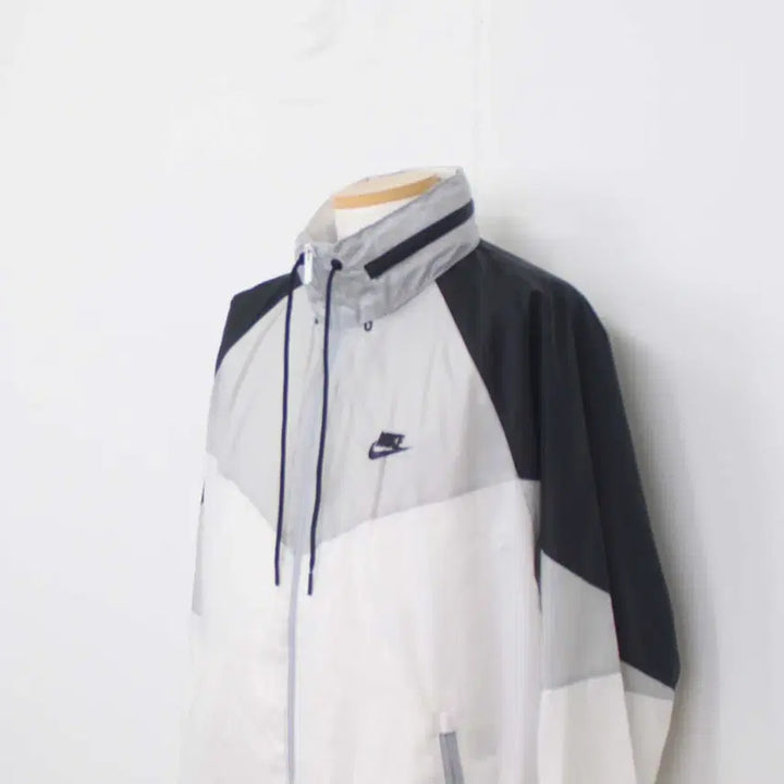 [SOLD OUT] 정품] 나이키 남성 우븐 바람막이 점퍼 후드내장형 자켓 XL사이즈 정인샵