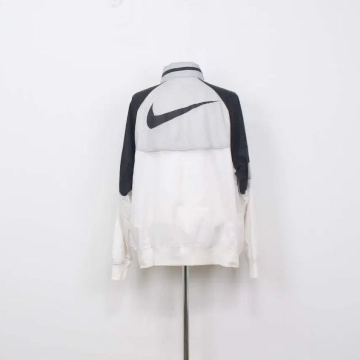 [SOLD OUT] 정품] 나이키 남성 우븐 바람막이 점퍼 후드내장형 자켓 XL사이즈 정인샵