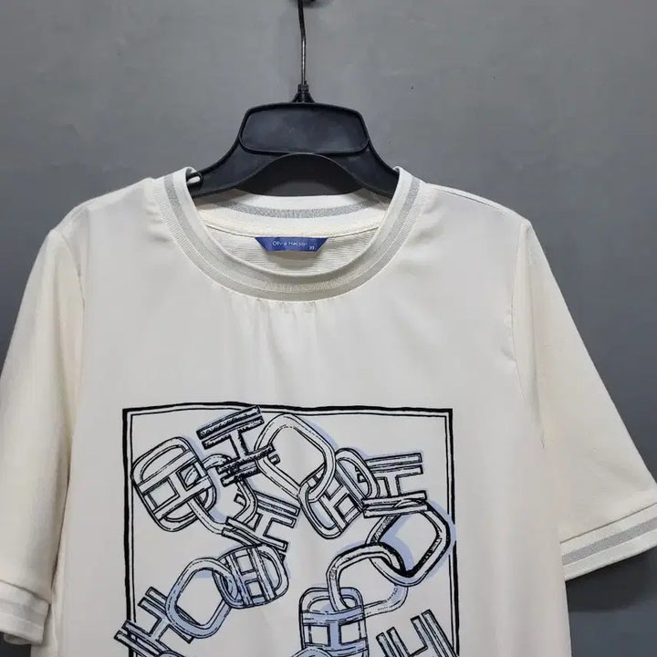 [SOLD OUT] 올리비아하슬러 프린팅 스트링 티