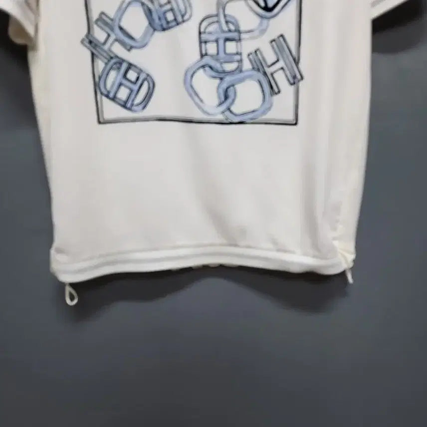 [SOLD OUT] 올리비아하슬러 프린팅 스트링 티