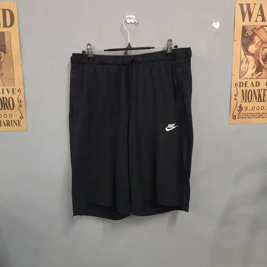 [BUNJANG] Nike Swoosh Black Shorts / 나이키 스우시 블랙 반바지
