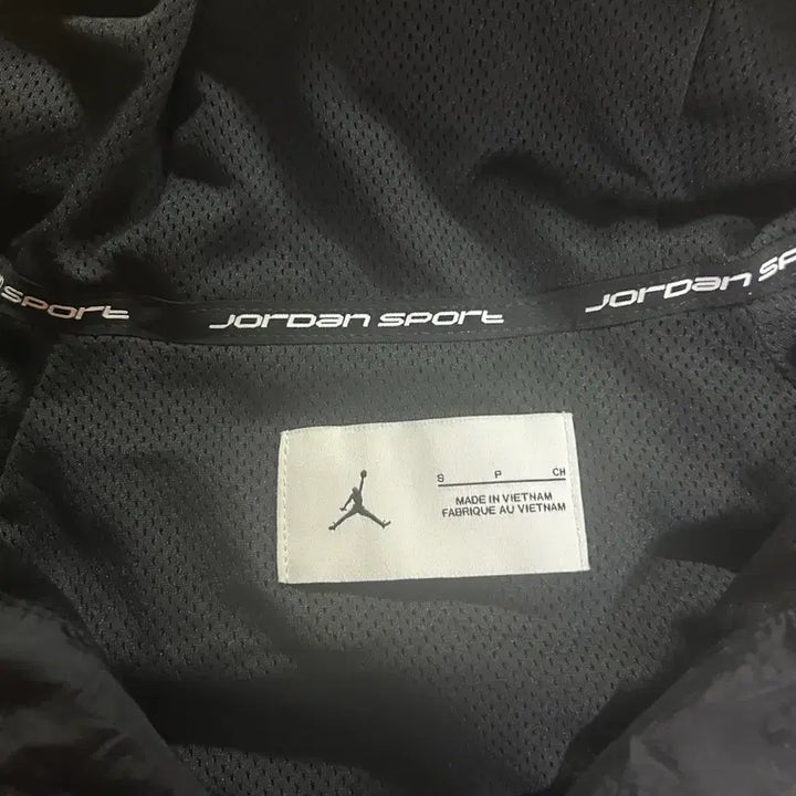 [BUNJANG] Jordan Black Windbreaker Jacket with Red Line / 조던 블랙 바람막이 점퍼 레드라인