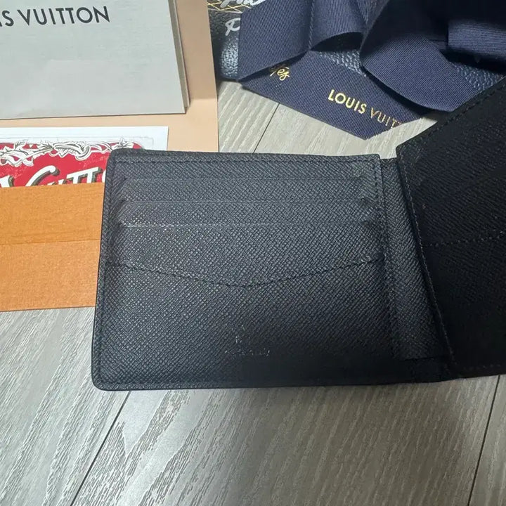 [SOLD OUT] 루이비통 이클립스 슬렌더 월렛 모노그램 반지갑 풀박스 M62294