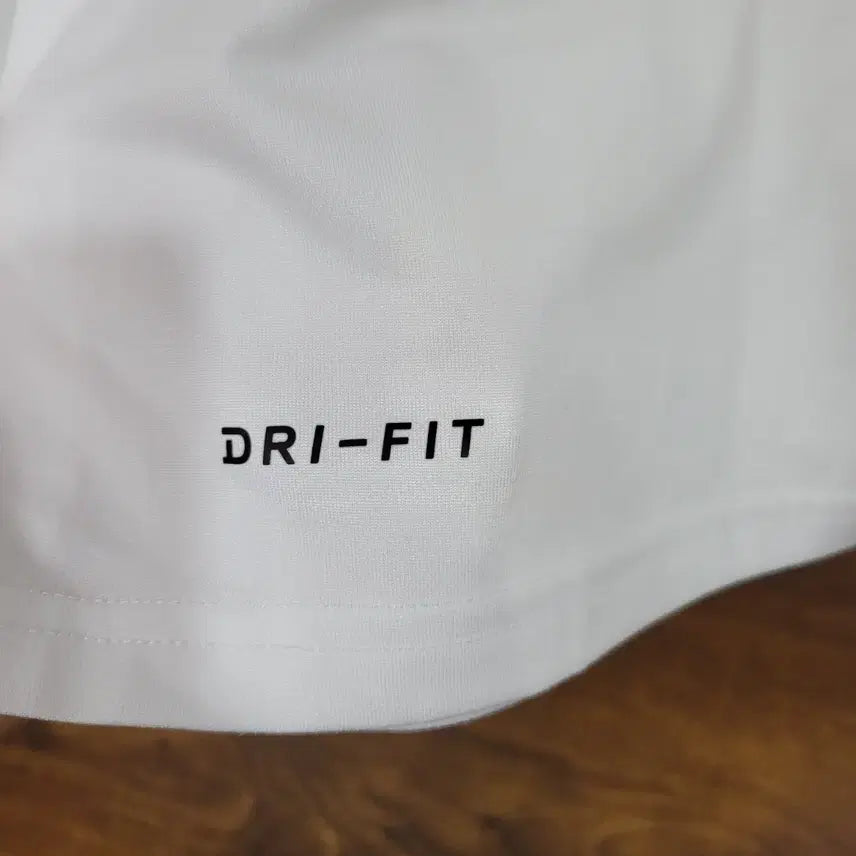 [SOLD OUT] 나이키 드라이핏 반팔 티셔츠 화이트 95