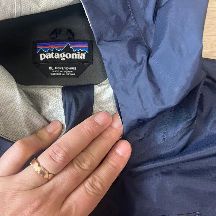 [BUNJANG] Patagonia Torrentshell Jacket (XL) Navy Red / 파타고니아 토렌쉘 자켓(xl) 네이비 레드
