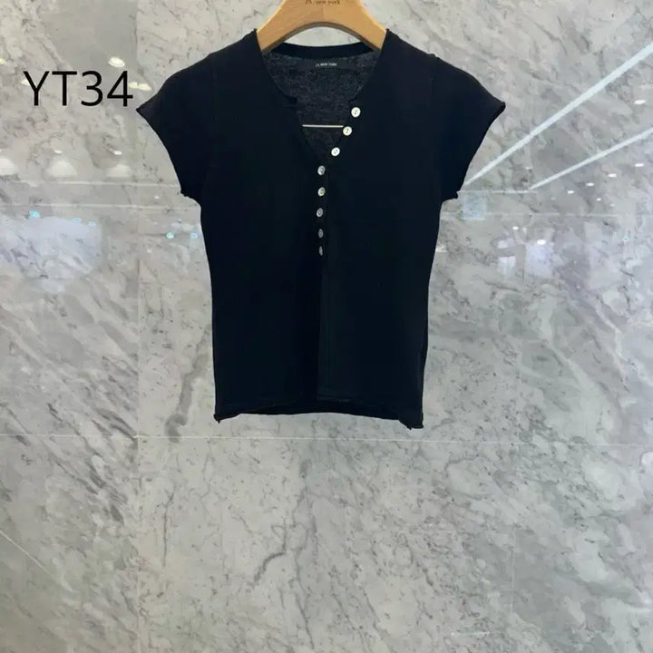 [SOLD OUT] js뉴욕스타일신상(당일발송)캡소매 단추 브이 반팔티